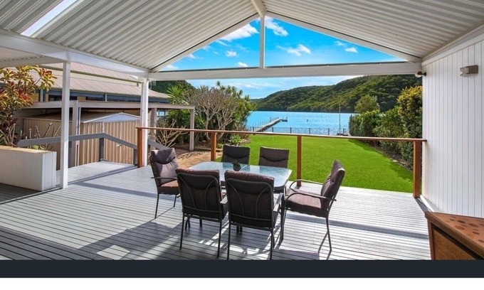 Woy Woy Bay House | Central Coast Absolute Waterfront Cottage with Private Jetty