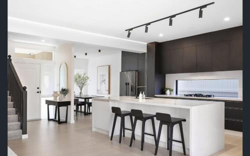 Bateau Bay House | Central Coast - Luxurious Beach House 400m to Beach