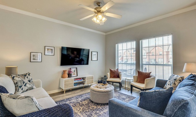 Eastmark House | Central College Station Townhome w/Community Pool