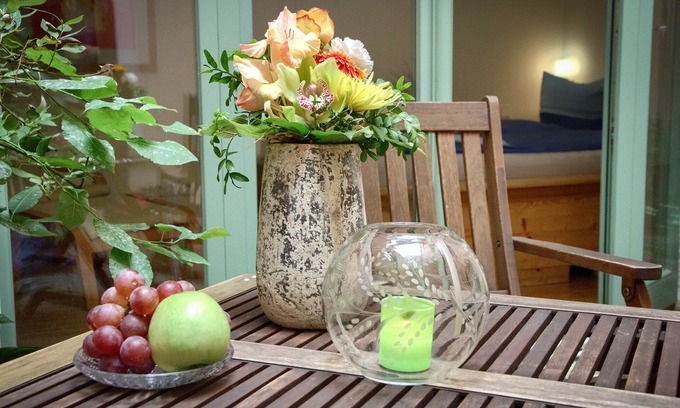 Innere Neustadt Apartment | Central, comfy & quiet apartment with patio incl. bicycles, Internet & washer