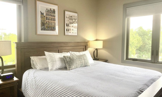 Traverse City Condo | Central Contemporary Condo with Parking!