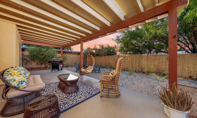 Tucson House | Central & Cozy/1 BR 1 BA/Near Alvernon Park