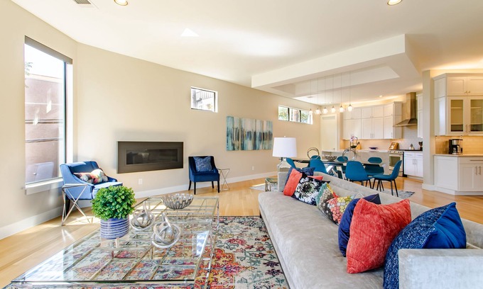 Turtle Creek House | Central Dallas-4 Bed Luxury Home