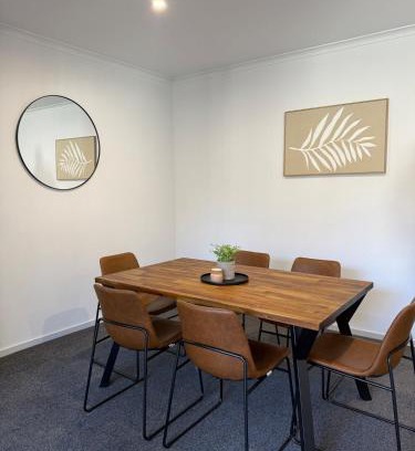 Golden Square House | Central Deluxe Escape
