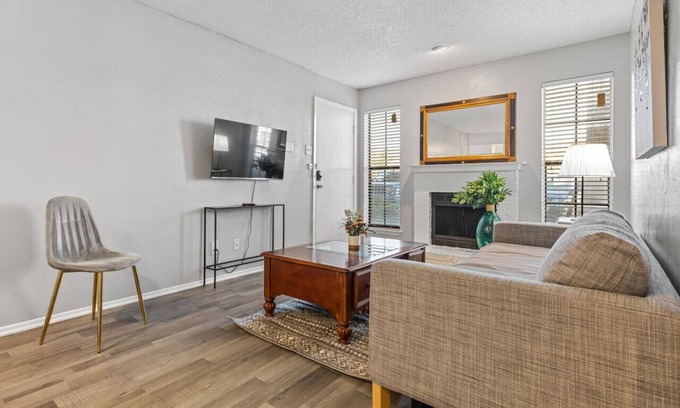 Park Central Apartment | Central DFW 1 Bed Apt!