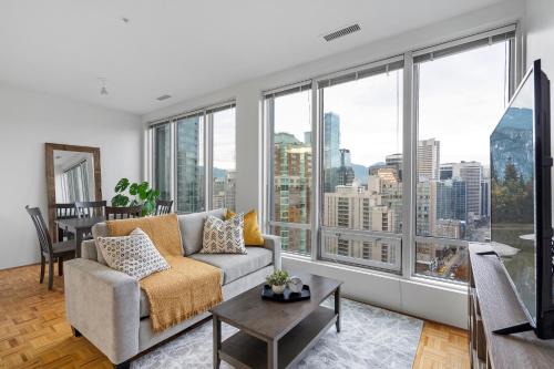 Downtown Vancouver Apartment | Central Downtown Highrise Condo