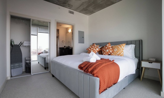 Downtown Apartment | Central Downtown Raleigh Luxury High-Rise Condo