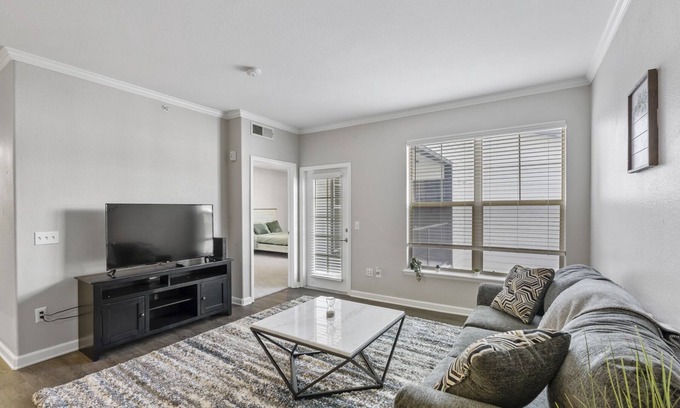 Englewood Apartment | Central Englewood's 1BR Retreat