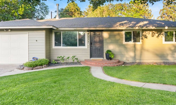 Ellensburg House | Central Escape- Large Backyard with Hot Tub