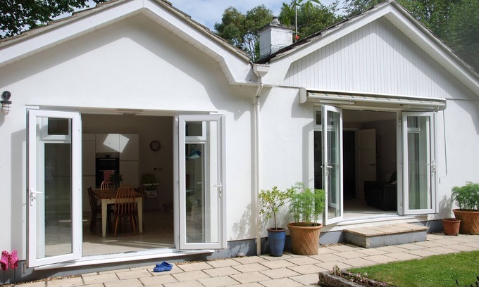 Maenporth House | Central Falmouth, Spacious garden. Parking for 2 cars.