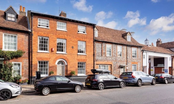 Henley-on-Thames House | Central Henley House With Parking