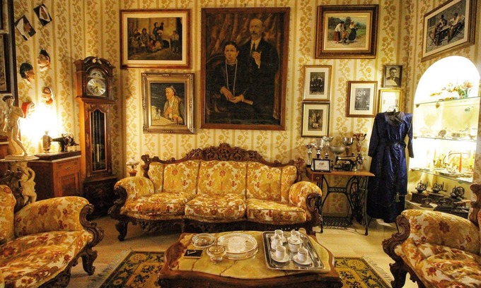 Pacentro Bed & Breakfast | Central historic mansion with castle view