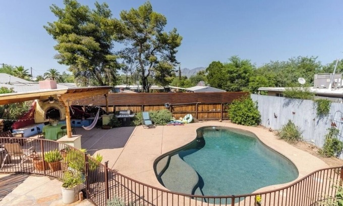 Palo Verde House | Central house with pool and hot tub