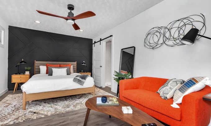 Huntsville House | Central HSV Mid Century Modern Apartment - Downtown/Medical District