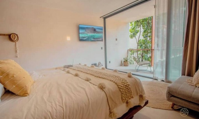 La Veleta Apartment | Central located high-end studio w/pool + Fire pit