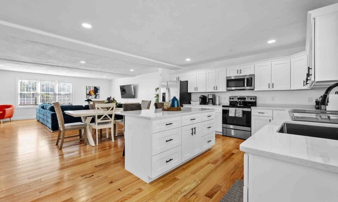 Worcester House | Central Location, 3 Bedroom Luxury Townhouse
