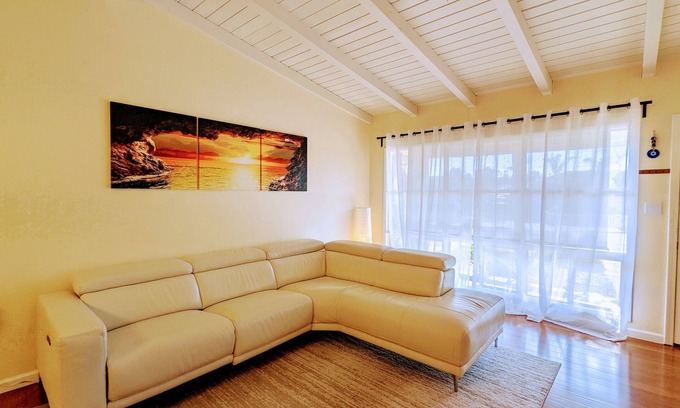 Serra Mesa House | Central location - 3br/2ba. Stay weekly. Clean, safe, quiet.
