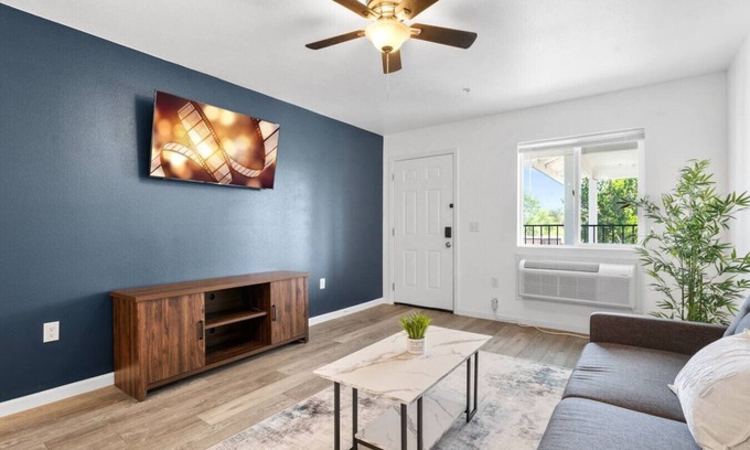 Reno/Tahoe Airport Apartment | Central Location | Free Parking