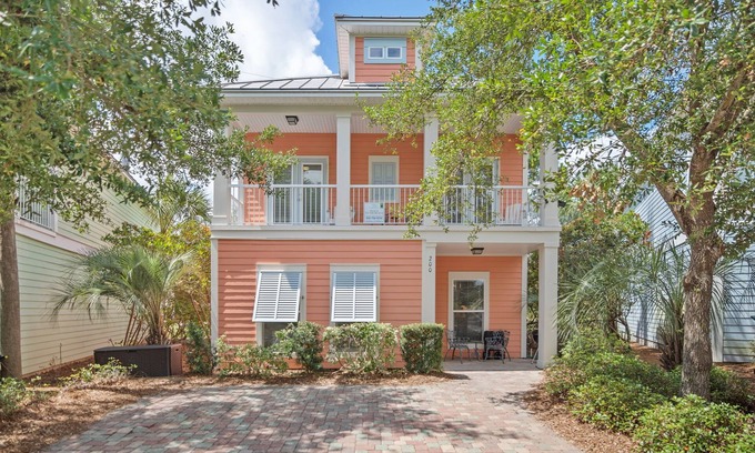 Villages of Crystal Beach House | Central Location-Indoor Pool-4 King Suites