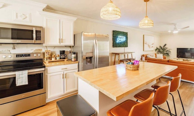 Harbour Heights House | Central Location Nearby I-75, Downtown & Airport