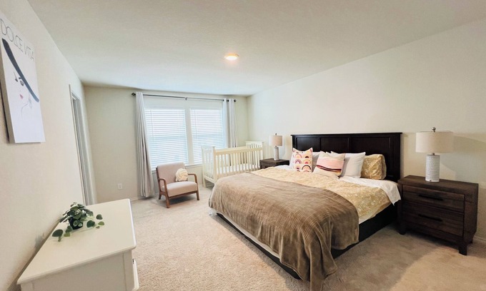 Wetmore House | Central Location Near BAMC JBSA-Fort Sam Randolph Riverwalk