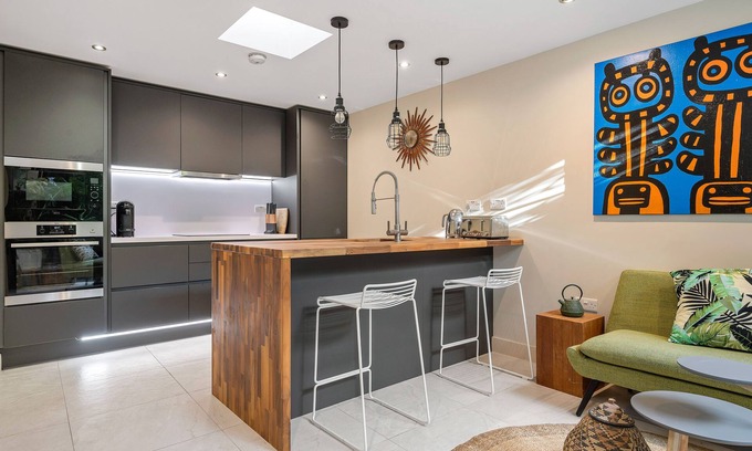 Tower Hill Apartment | Central London 3-bed Apt, Sleeps 6, 3 Mins to Tube