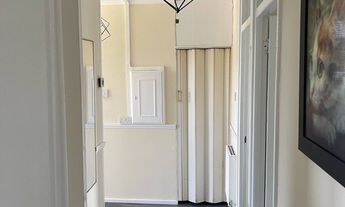 St. Mary's Park Apartment | Central London Zone 1 Battersea Zone 2. walking distance into Zone 1.