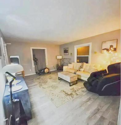Southside House | Central Louisville Gem King Size Bed