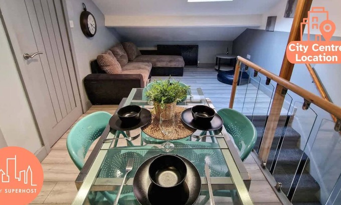 Northern Quarter Apartment | Central Manchester Flat Sleeps 8 By City SuperHost