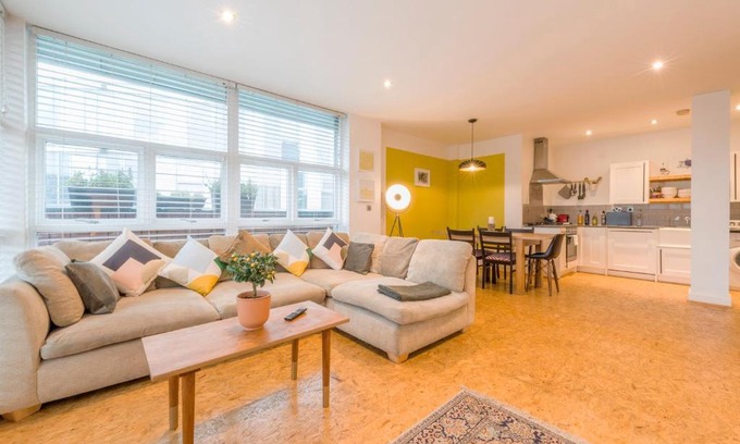 New Islington Apartment | Central Manchester Spacious 1 Bedroom Apartment