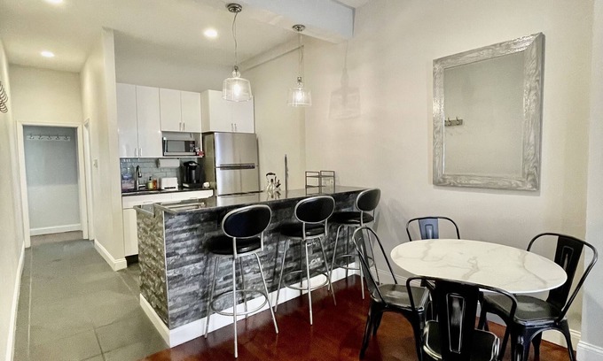 Kips Bay Apartment | Central Manhattan, New, 3 Bedroom/2 Bathroom in a Great Building