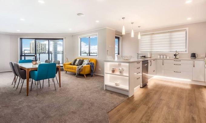Manukau City Apartment | Central Manukau Hideaway