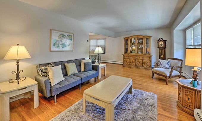 Margate City House | Central Margate City House - Walk to Beach!