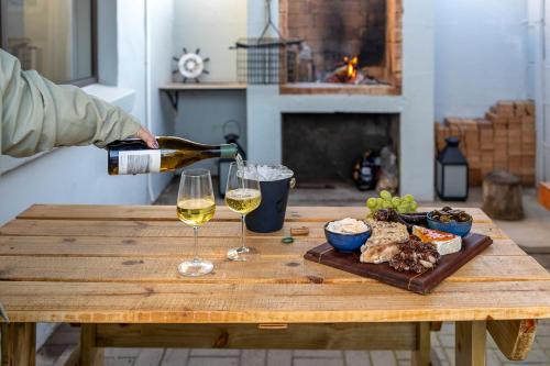 Velddrif Apartment | Central Modern 2 Bedroom - Bergrivier Hideaway