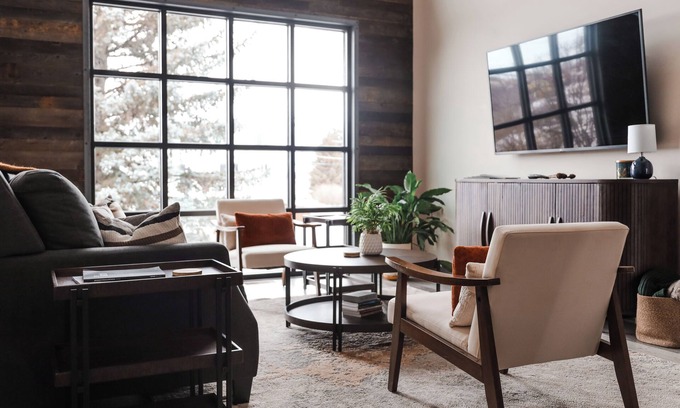 Bozeman Condo | CENTRAL Modern Condo! 4 Mins to Airport, Mins to Downtown Bozeman!