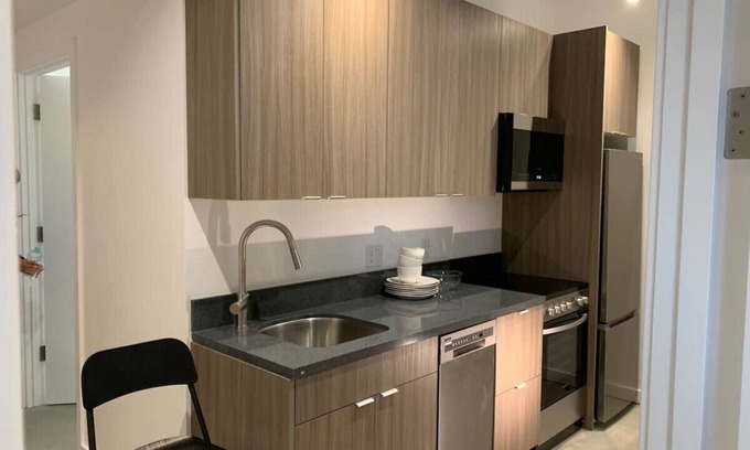People's Freeway Apartment | Central Ninth Urban Hip 109