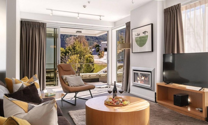 Queenstown City Centre Apartment | Central on Kent | Gas Fire | Mountain Views