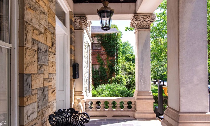 Old Louisville Bed & Breakfast | Central Park Bed & Breakfast