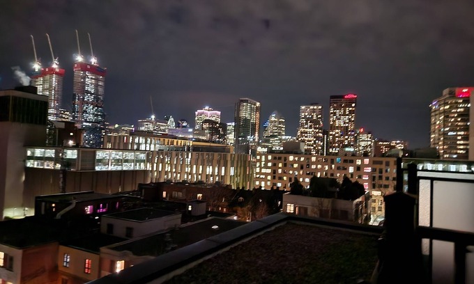 Milton Park Condo | Central Penthouse, 1Bedrooms and Den 4 guests, close by metro St-Laurent