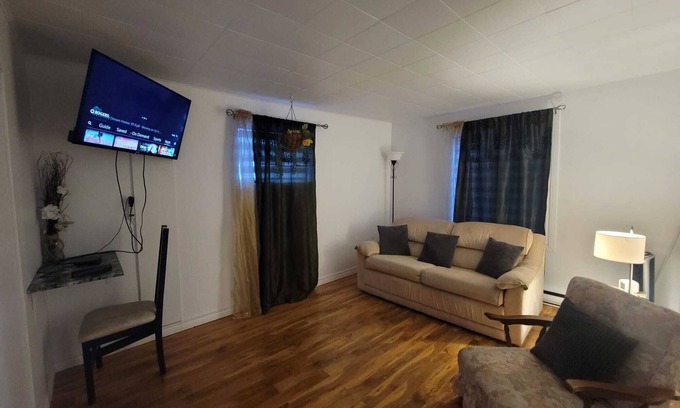 Edmundston Apartment | Central place, next to highway, smart tv+netflix+prime+wifi