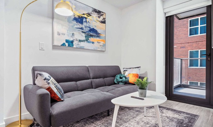 Eau Claire Apartment | Central River Luxe, Gym