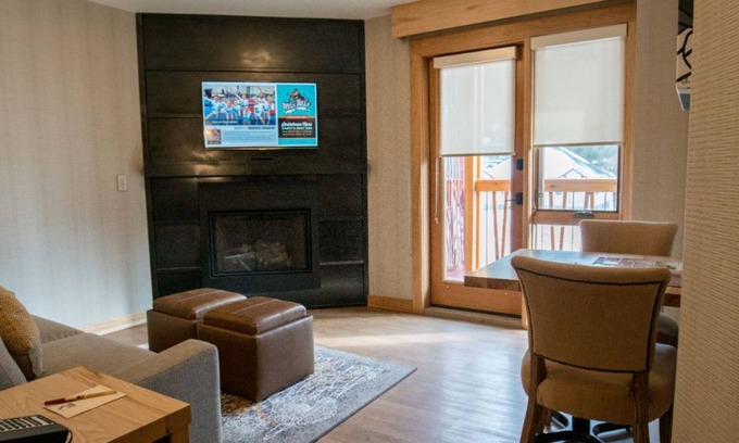 Banff Condo | Central room in the Rockies | Rooftop Hot Pools