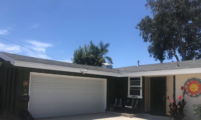 Clairemont House | Central San Diego 3b/2b house with yard. Pet friendly.