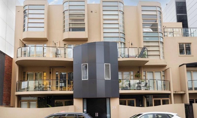South Yarra Apartment | Central South Yarra Sensation. 2Bdr Brilliance.