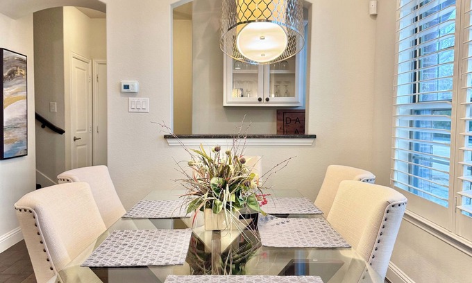 Northeast Carrollton House | Central - Spacious Townhome