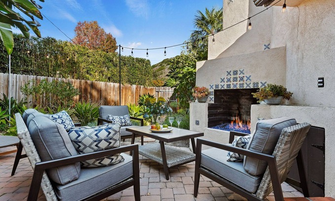 Campanil House | Central to adventures in the Mesa, close to beach