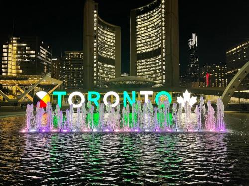 Bay Street Corridor House | Central Toronto Economical Stay-Stress Free Checkin