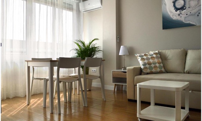 Torremolinos City Centre Apartment | Central Torremolinos Studio