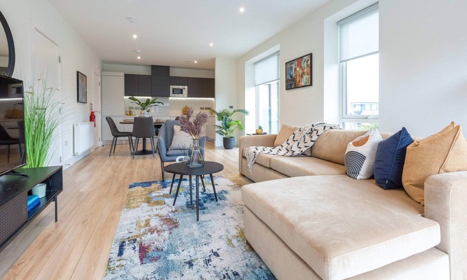 Inchicore Apartment | Central Two Bedroom Apartment by Blu Atlantic