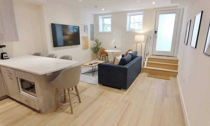 Mount Vernon Square Apartment | Central Urban Oasis ~ Newly remodeled
